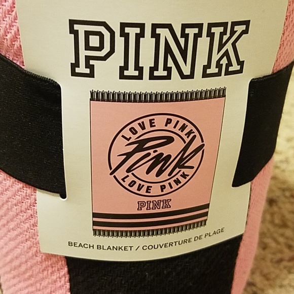 VS PINK Beach Blanket NWT - Picture 3 of 4